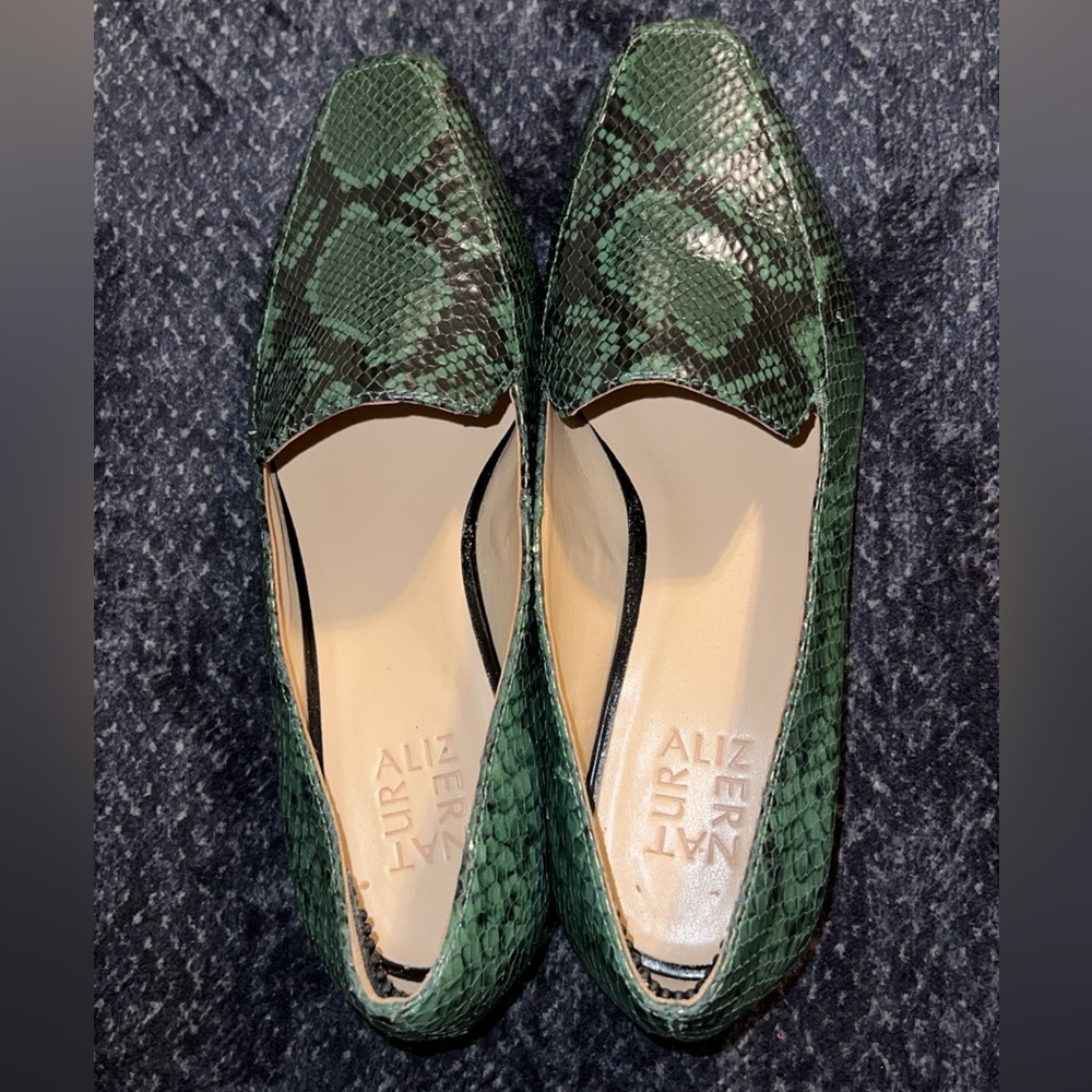 Naturalizer Snake Print Loafers size 9W